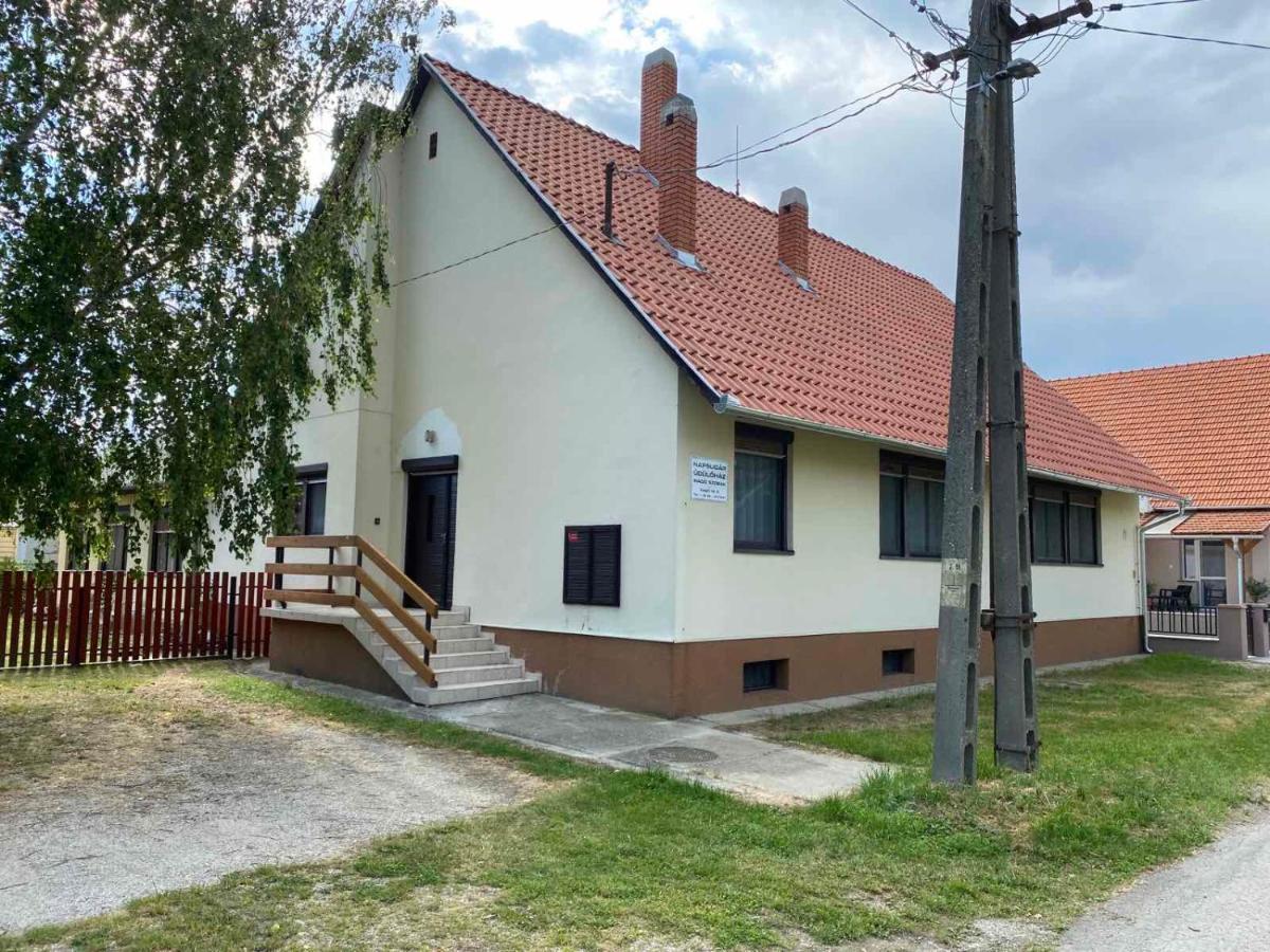Napsugar Ueduelohaz Harkan Exterior foto